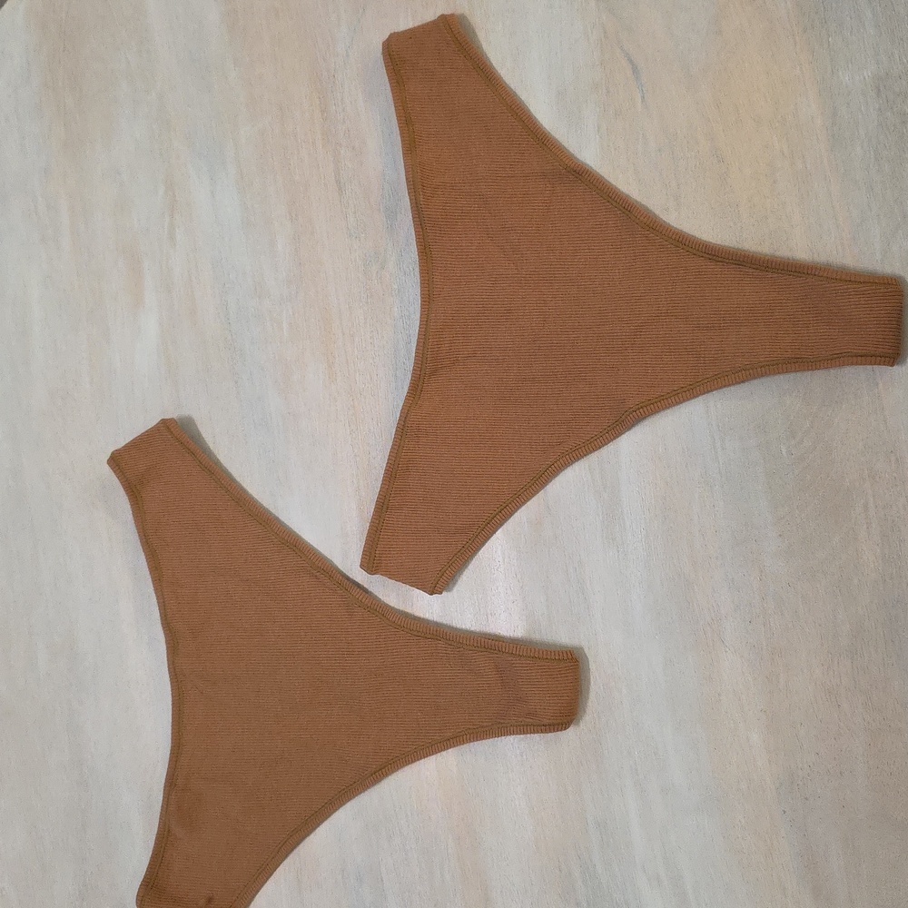 2pcs SKIMS COTTON RIB DIPPED THONG/NWT/3X/ CAMEL